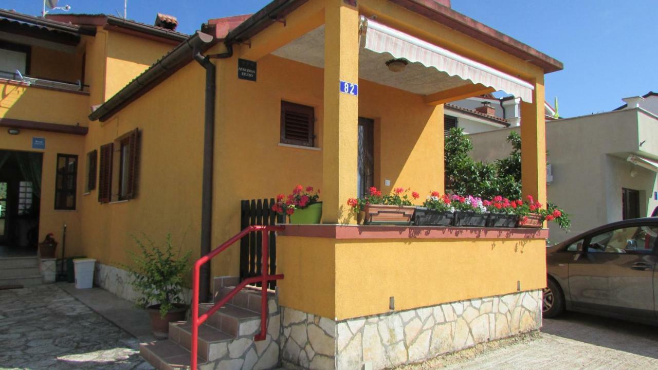 Apartmani Petunia Fažana Kültér fotó